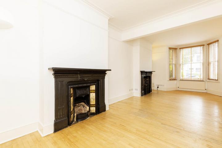 			4 Bedroom, 2 bath, 2 reception House			 Pattison Road, Hampstead